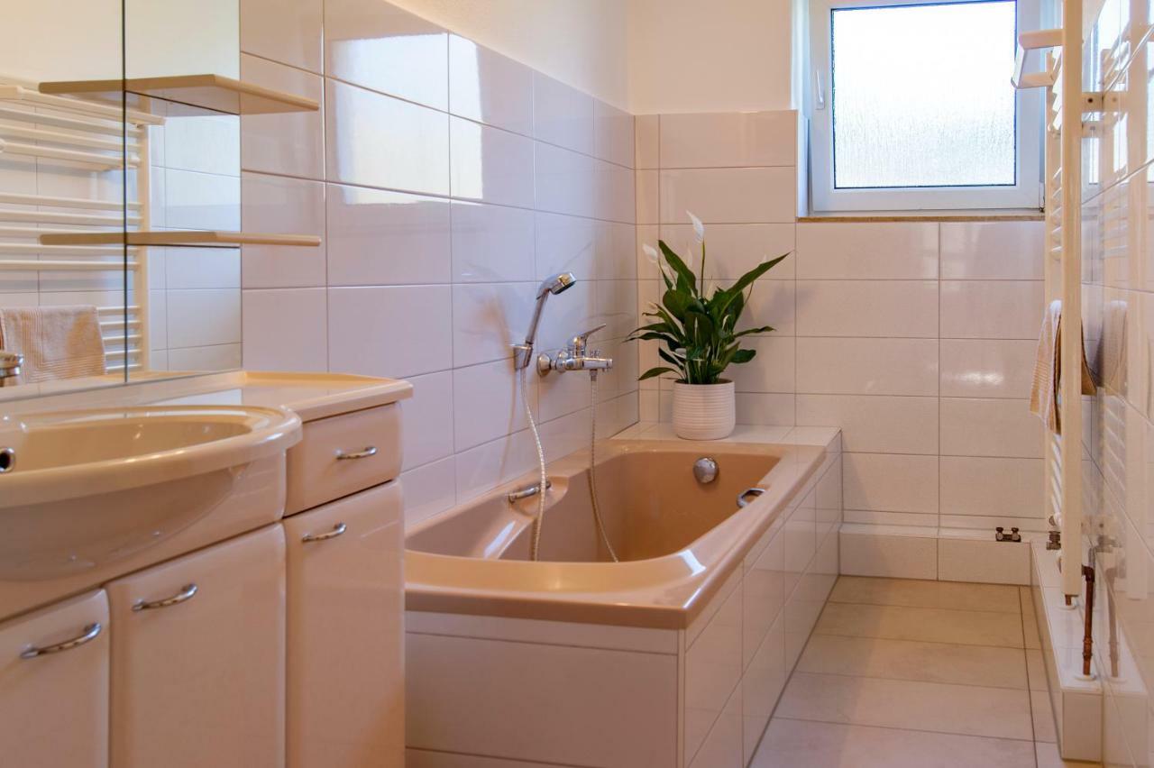 Dreiseitenhof Ferienwohnung Kuenzel 萨兰德特 外观 照片